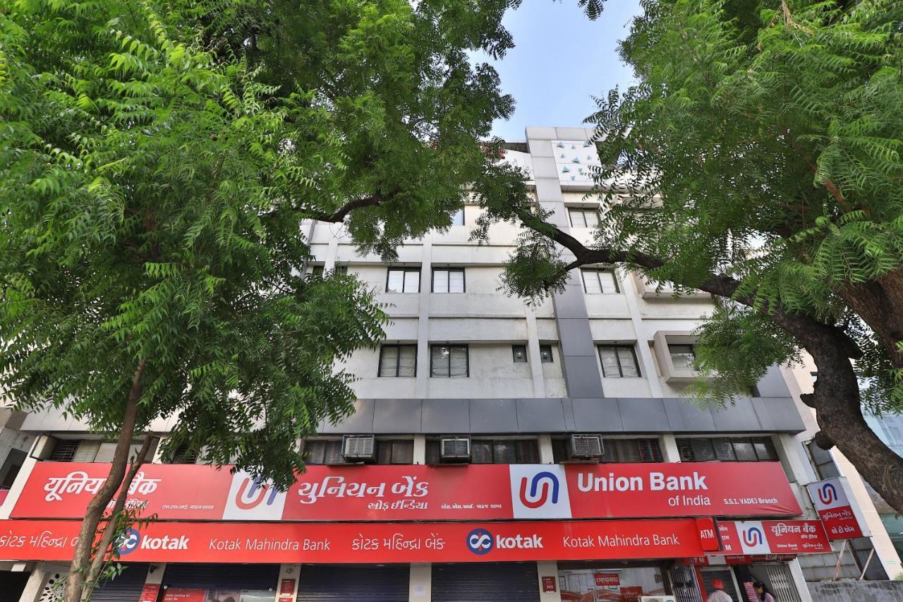Oyo Hotel Grand City Tezpur Ngoại thất bức ảnh